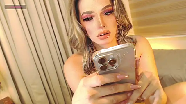 NiamahBarret online show from 9, 3, 2025