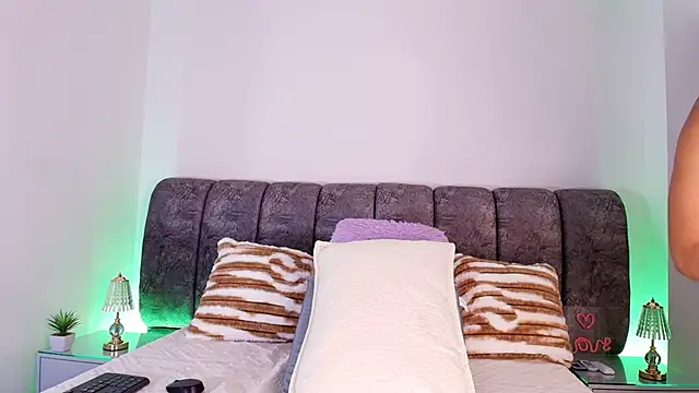 naia blessed online show from 13, 11, 2025