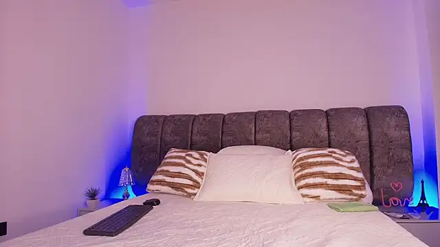 naia blessed online show from 8, 11, 2025