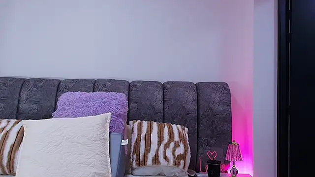 naia blessed online show from 10, 11, 2025