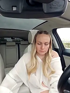 Bondgirl 013 online show from 19, 10, 2025