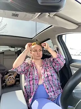 Bondgirl 013 online show from 9, 3, 2025