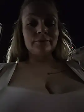 Bondgirl 013 online show from 17, 7, 2026