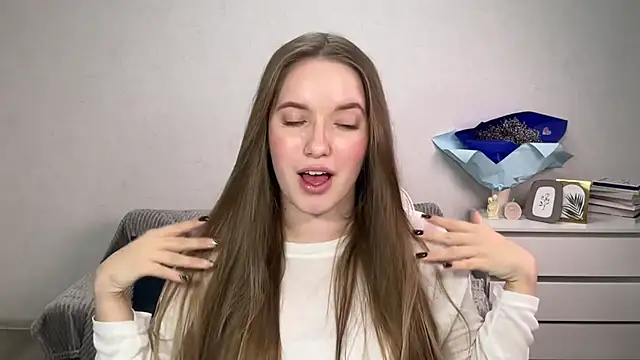 EvaMaddison online show from 24, 11, 2025