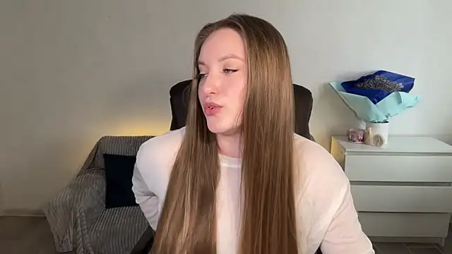 EvaMaddison online show from 8, 4, 2026