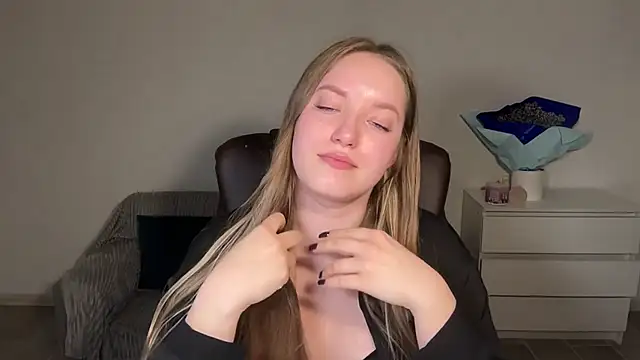 EvaMaddison online show from 22, 4, 2026