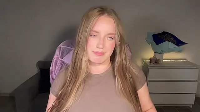 Snapshot of EvaMaddison chatting on 13, 7, 2026 EvaMaddison online show from 13, 7, 2026