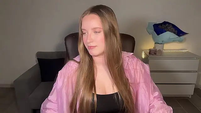 Snapshot of EvaMaddison chatting on 7, 7, 2026 EvaMaddison online show from 7, 7, 2026