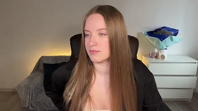 EvaMaddison online show from 5, 4, 2026