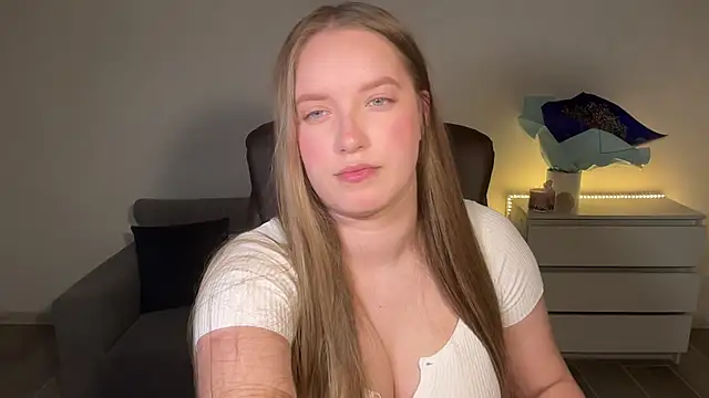 Snapshot of EvaMaddison chatting on 11, 7, 2026 EvaMaddison online show from 11, 7, 2026