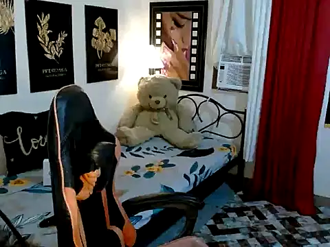 Snapshot of UrhotGoddess chatting on 24, 10, 2025 UrhotGoddess online show from 24, 10, 2025