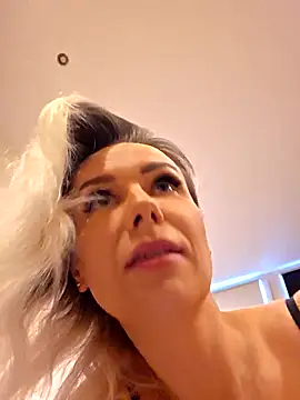 AureliaDoux online show from 15, 4, 2026