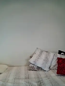 AureliaDoux online show from 9, 3, 2025