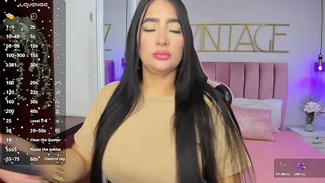 amy-thomson1 online show from 21, 10, 2025