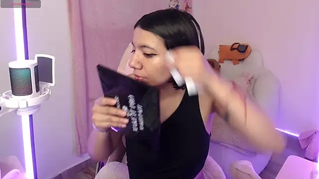 Nami usagi online show from 21, 10, 2025