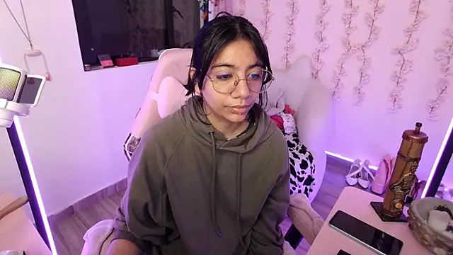 Nami usagi online show from 13, 1, 2026