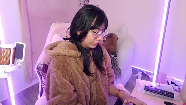 Nami usagi online show from 10, 9, 2025