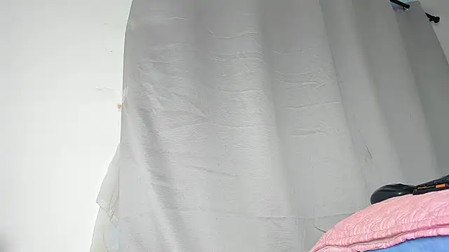 Snapshot of caroline_tovar chatting on 12, 5, 2026 caroline tovar online show from 12, 5, 2026