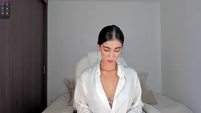 RebeccaBaxter online show from 28, 2, 2025