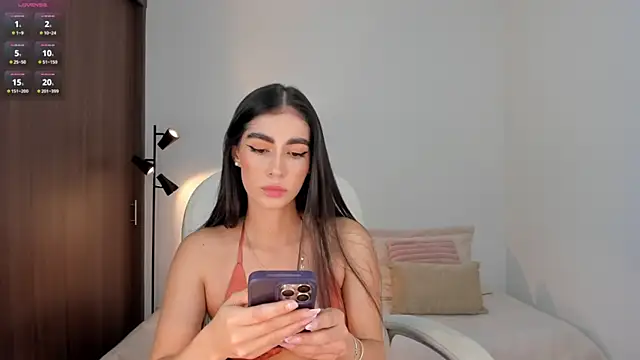 RebeccaBaxter online show from 15, 10, 2025