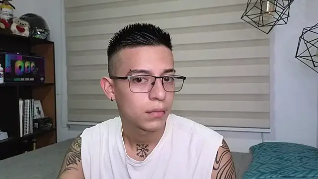 SIXXTOLOVE18 online show from 25, 10, 2025