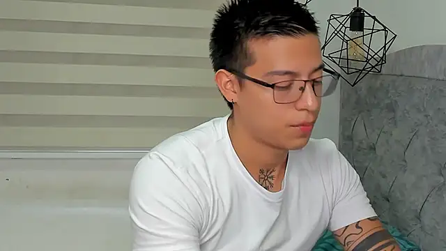 SIXXTOLOVE18 online show from 11, 2, 2026