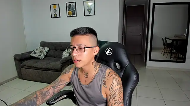 SIXXTOLOVE18 online show from 9, 9, 2025