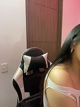 KateLatorre online show from 26, 11, 2025