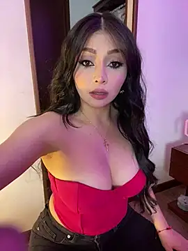 KateLatorre online show from 3, 3, 2025