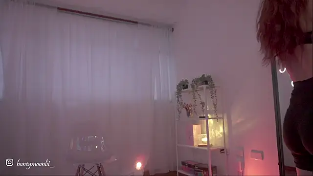 HannaMoom online show from 1, 10, 2025