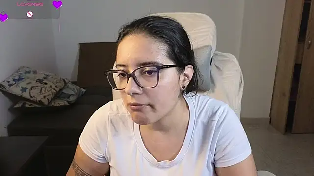Snapshot of blue__moon_ chatting on 27, 5, 2026 blue moon online show from 27, 5, 2026