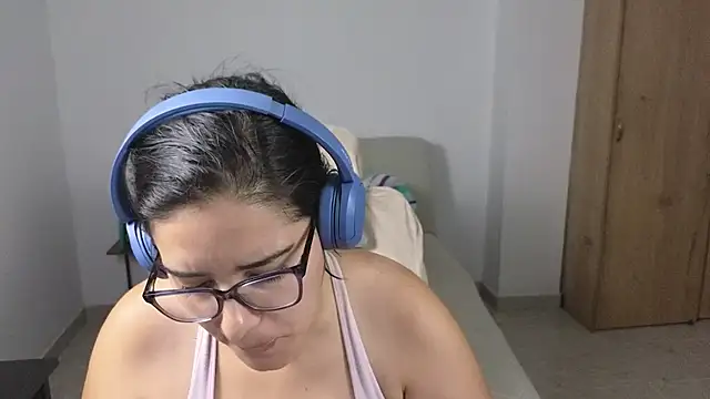 blue  moon  online show from 5, 7, 2026