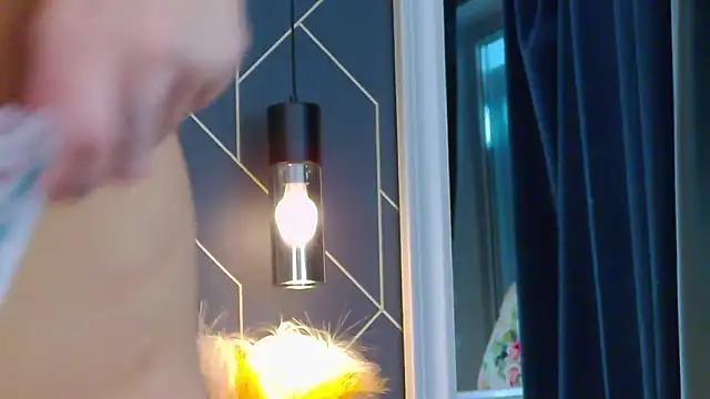 EmyLaveau online show from 5, 3, 2026