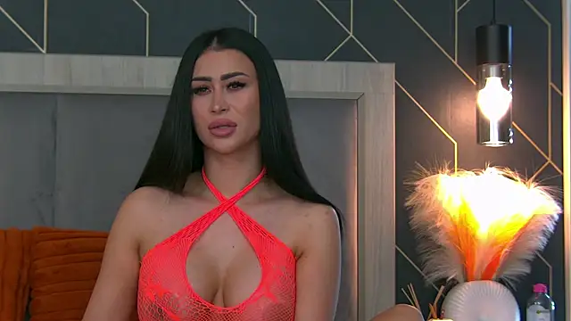 Snapshot of EmyLaveau chatting on 20, 7, 2026 EmyLaveau online show from 20, 7, 2026