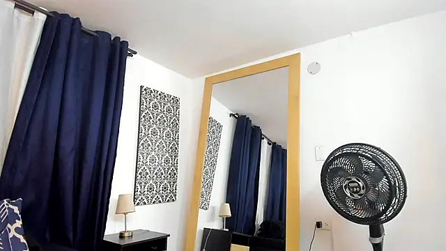 Snapshot of Malaika_Toure chatting on 15, 11, 2025 Malaika Toure online show from 15, 11, 2025