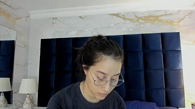 Abby Sweet1  online show from 10, 4, 2026