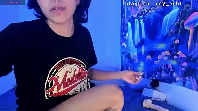 Ashlleycam  online show from 6, 1, 2025