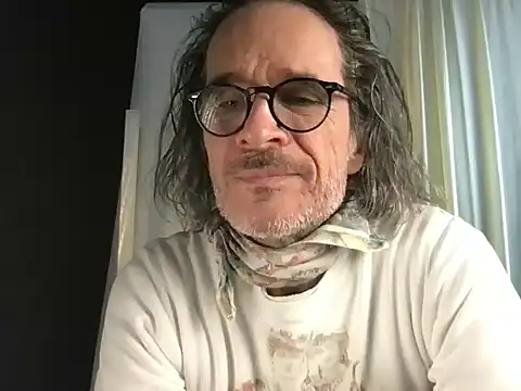 Snapshot of GioApri chatting on 27, 4, 2026 GioApri online show from 27, 4, 2026
