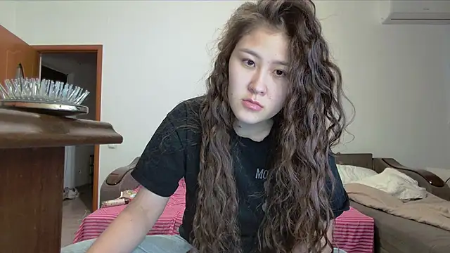 Riz girl online show from 11, 10, 2025