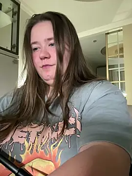 remirann  online show from 28, 2, 2025