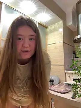 remirann  online show from 10, 1, 2025