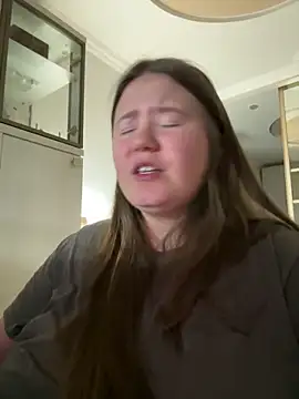 remirann  online show from 10, 3, 2025