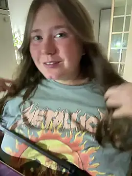 remirann  online show from 10, 9, 2025