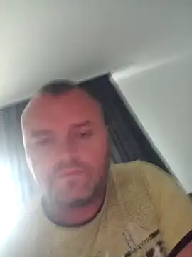 Snapshot of Adry1986 chatting on 7, 10, 2025 Adry1986 online show from 7, 10, 2025