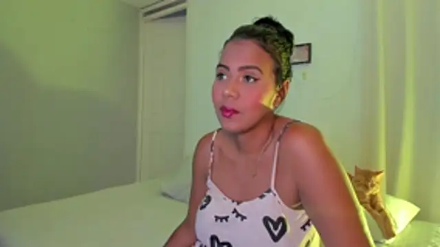 rosaaliiaa1 online show from 28, 10, 2025