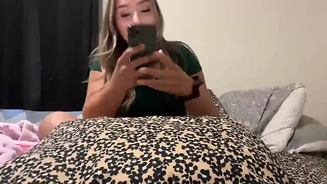 lustfulsmiles online show from 11, 5, 2026