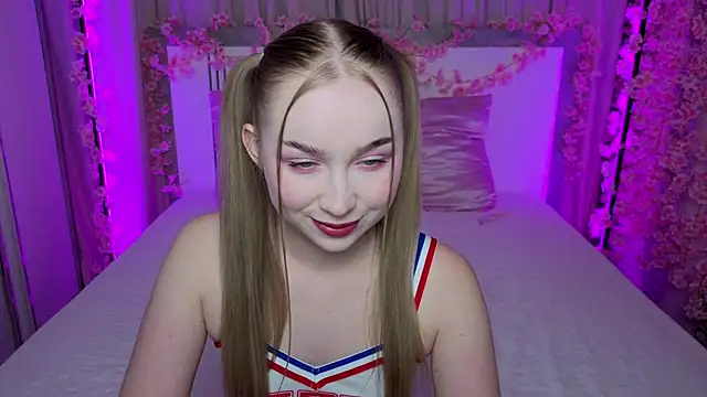 Snapshot of LilyStarlight chatting on 13, 7, 2026 LilyStarlight online show from 13, 7, 2026