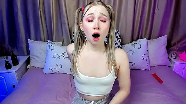 LilyStarlight online show from 17, 3, 2025