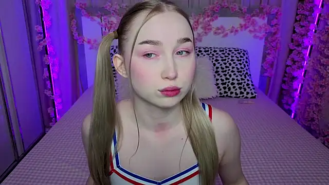 LilyStarlight online show from 20, 4, 2026