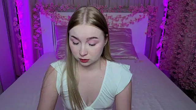 Snapshot of LilyStarlight chatting on 25, 6, 2026 LilyStarlight online show from 25, 6, 2026